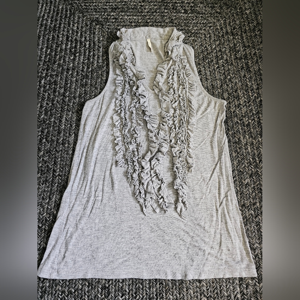Women's tank size medium